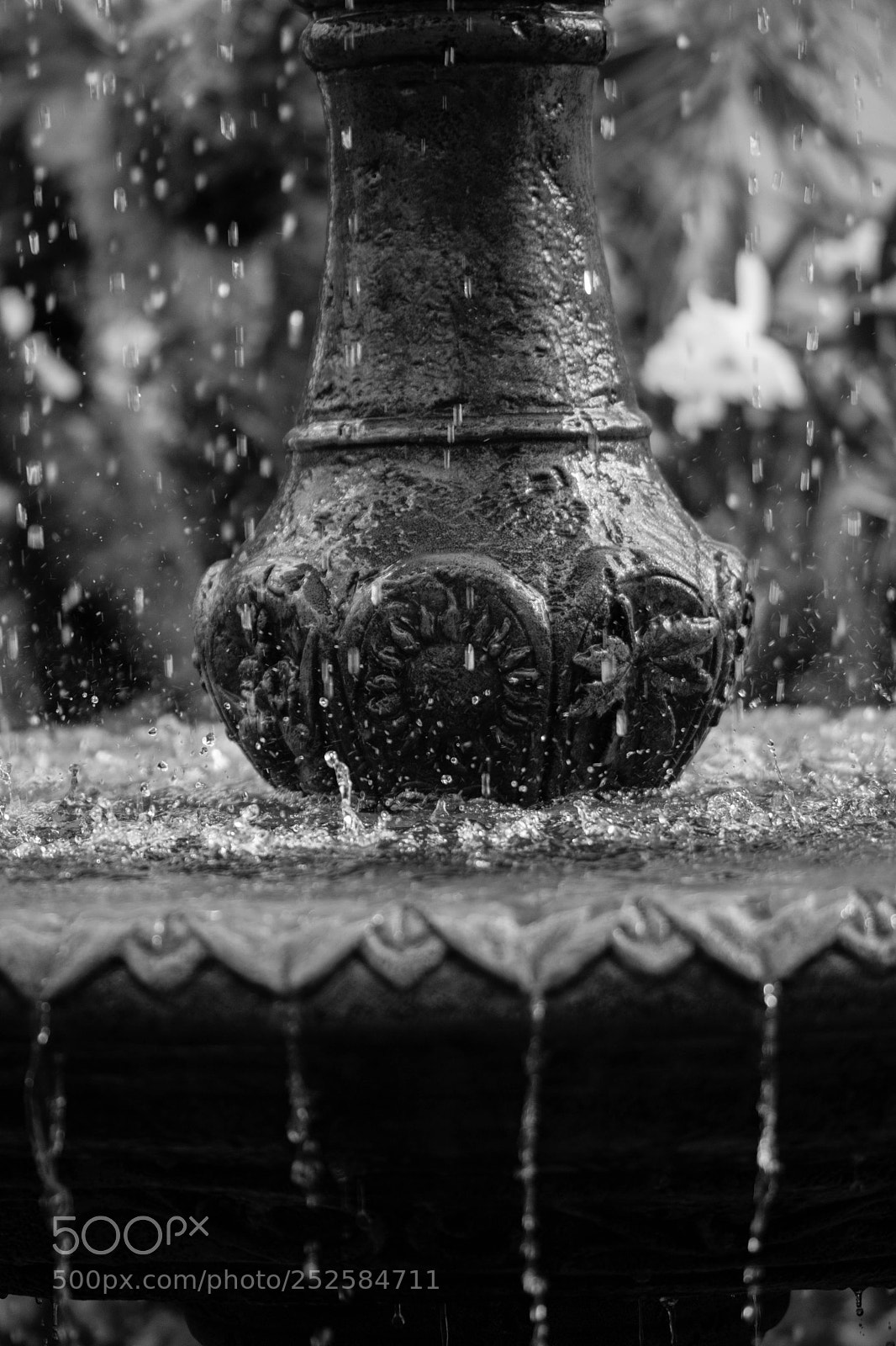 Sony ILCA-77M2 sample photo. Fountain photography