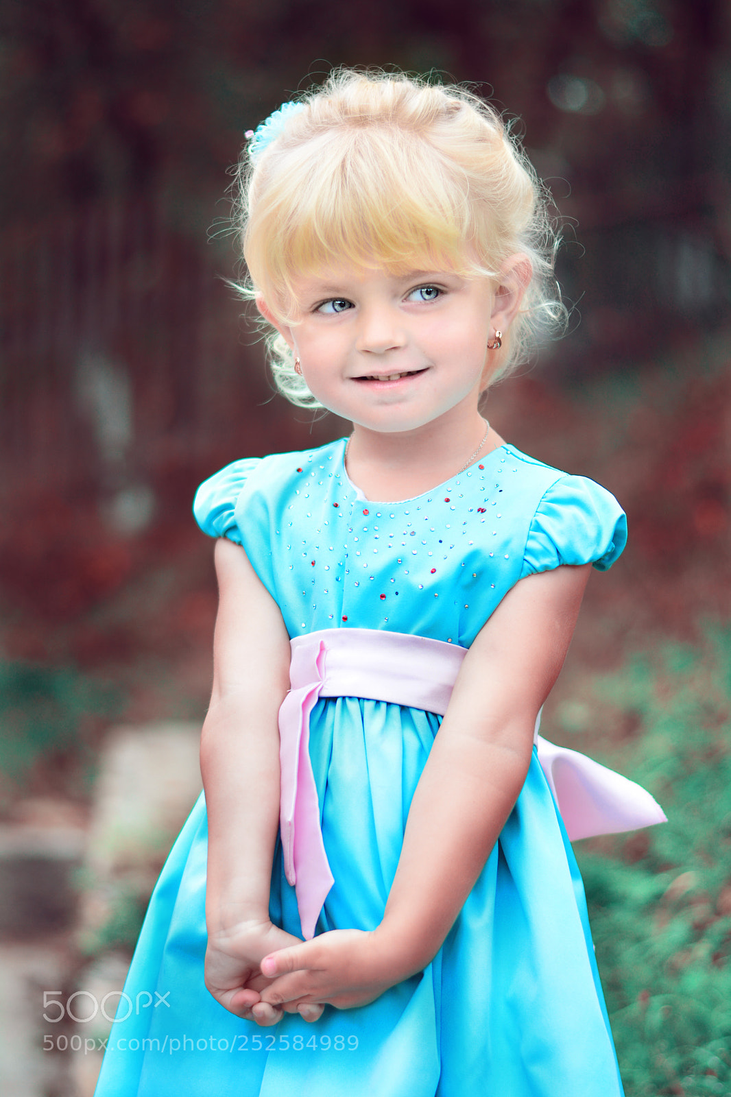 Nikon D5200 sample photo. Not sitting in one photography
