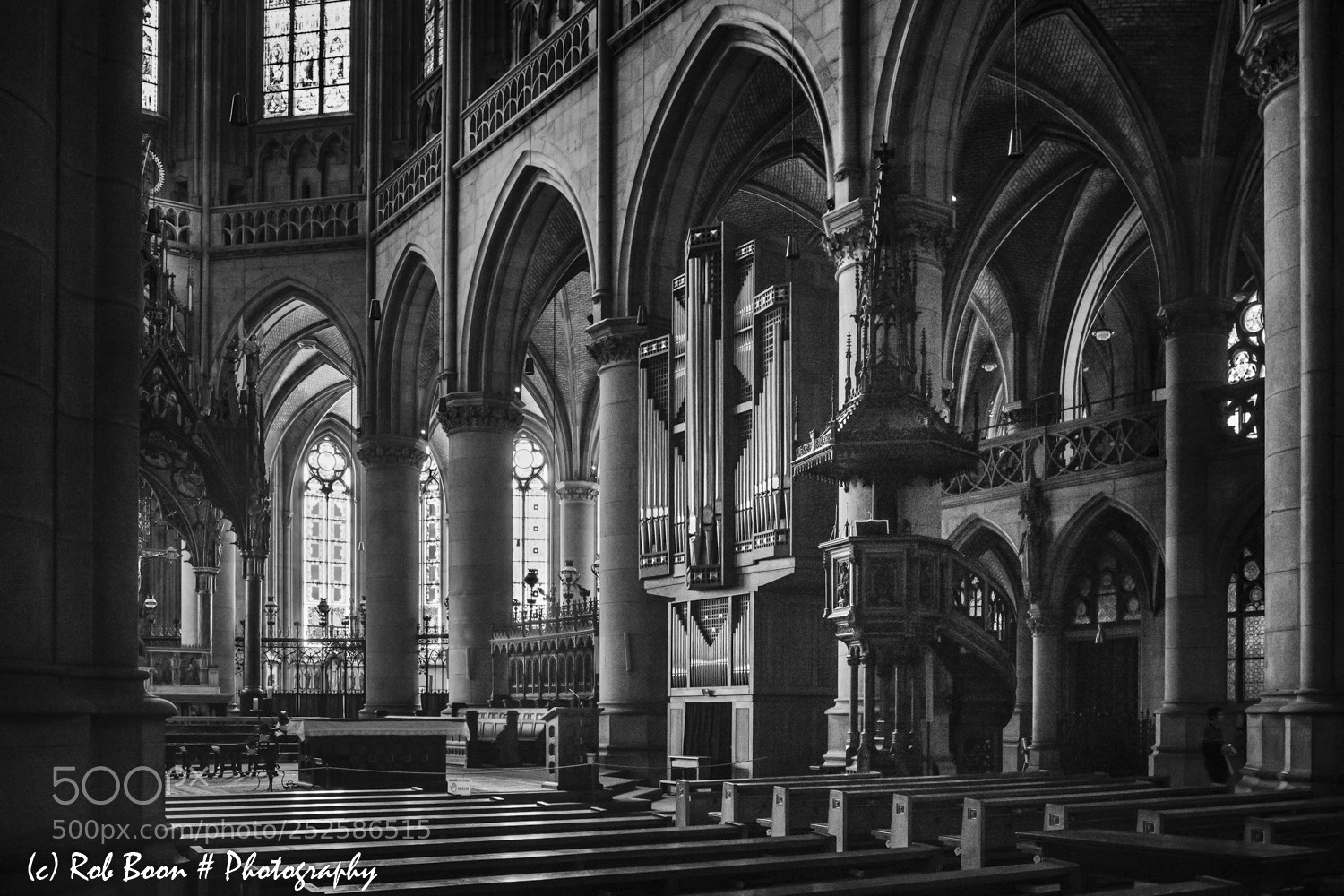 Canon EOS 5D Mark II sample photo. Cathedral, linz 5 photography