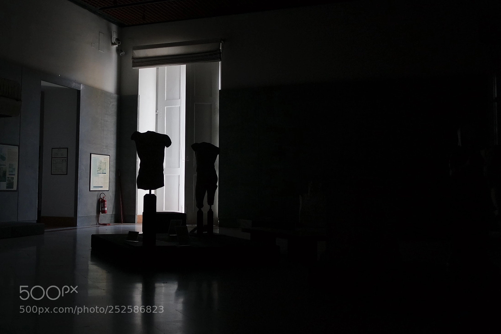 Samsung NX3000 sample photo. Body photography