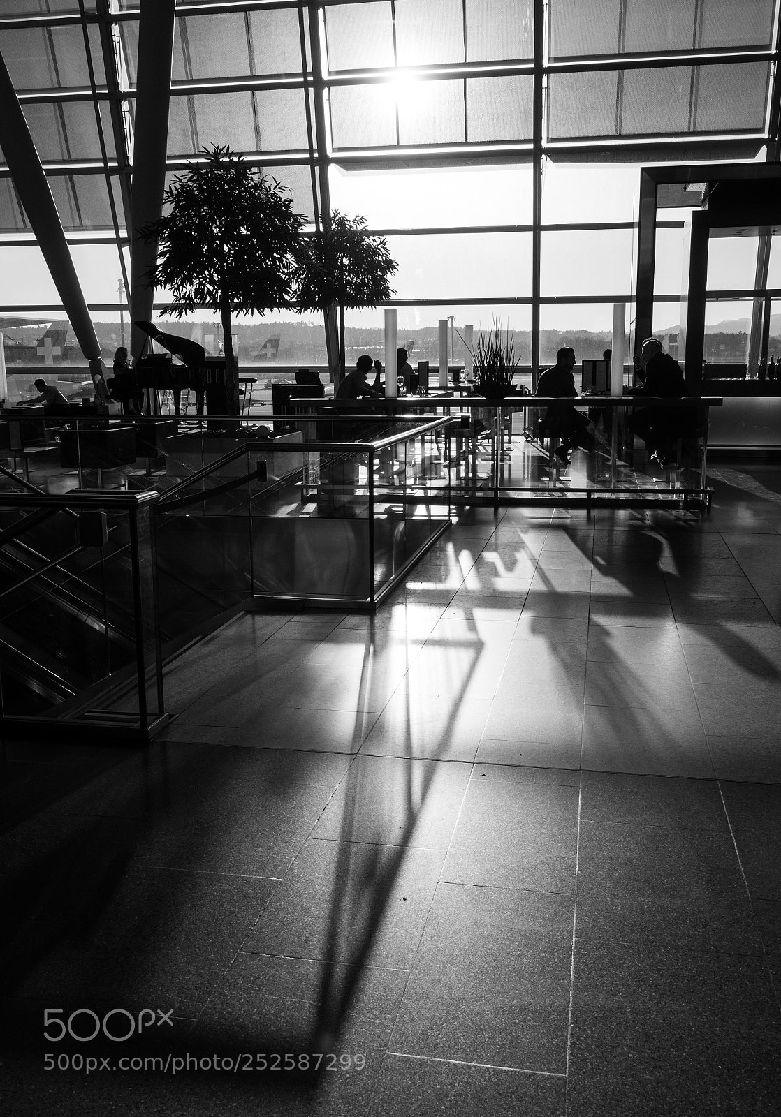 Olympus OM-D E-M1 Mark II sample photo. Simple shadow photography