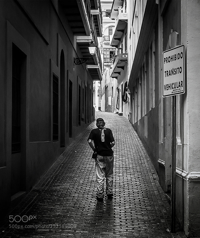 Olympus OM-D E-M10 II sample photo. Callejon 3 photography