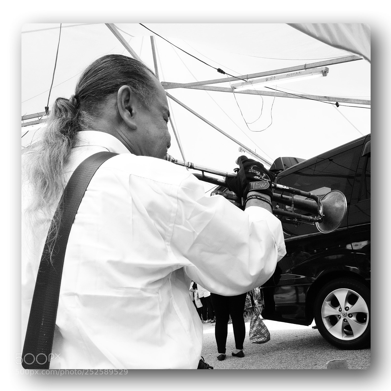 OPPO A1601 sample photo. Old musician #01 photography