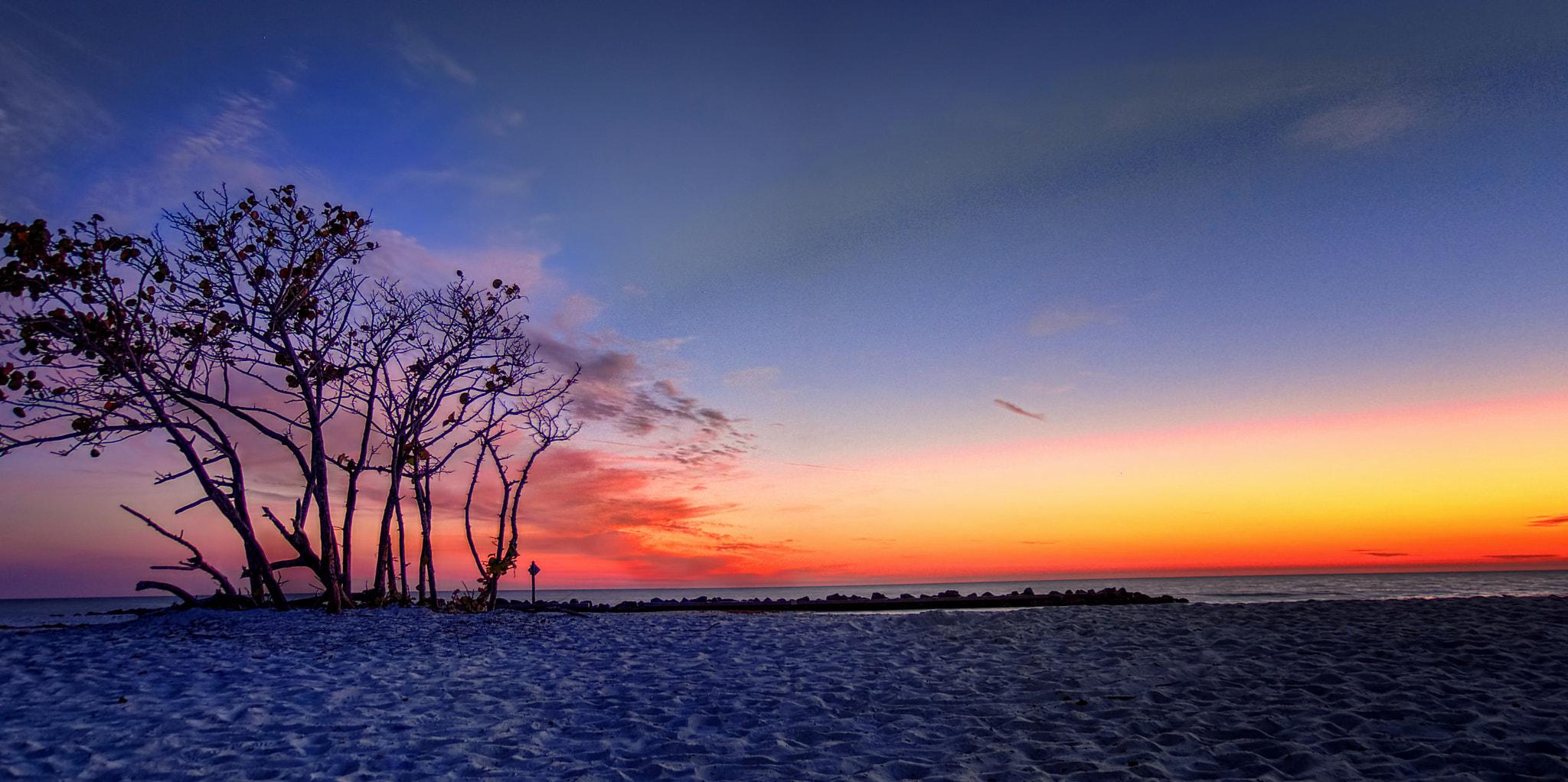 Panasonic Lumix DMC-LX5 sample photo. Quiet night on honeymoon island photography