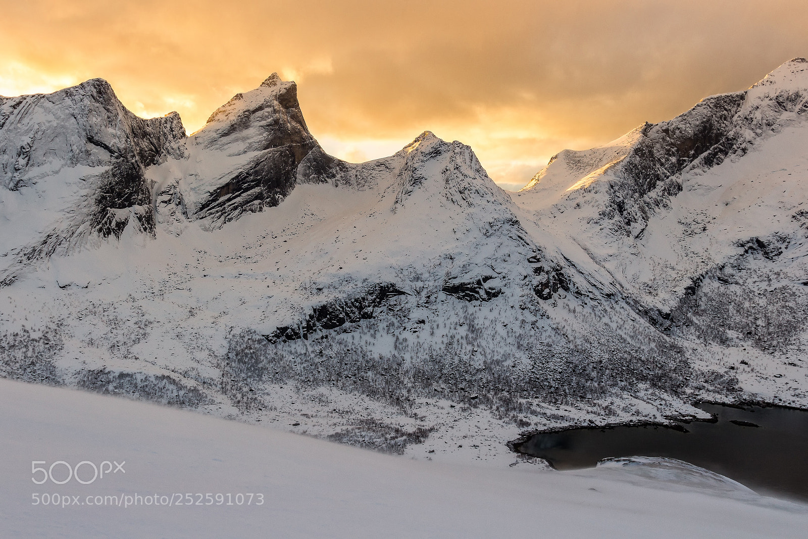 Canon EOS 100D (EOS Rebel SL1 / EOS Kiss X7) sample photo. Sunset in the mountains photography
