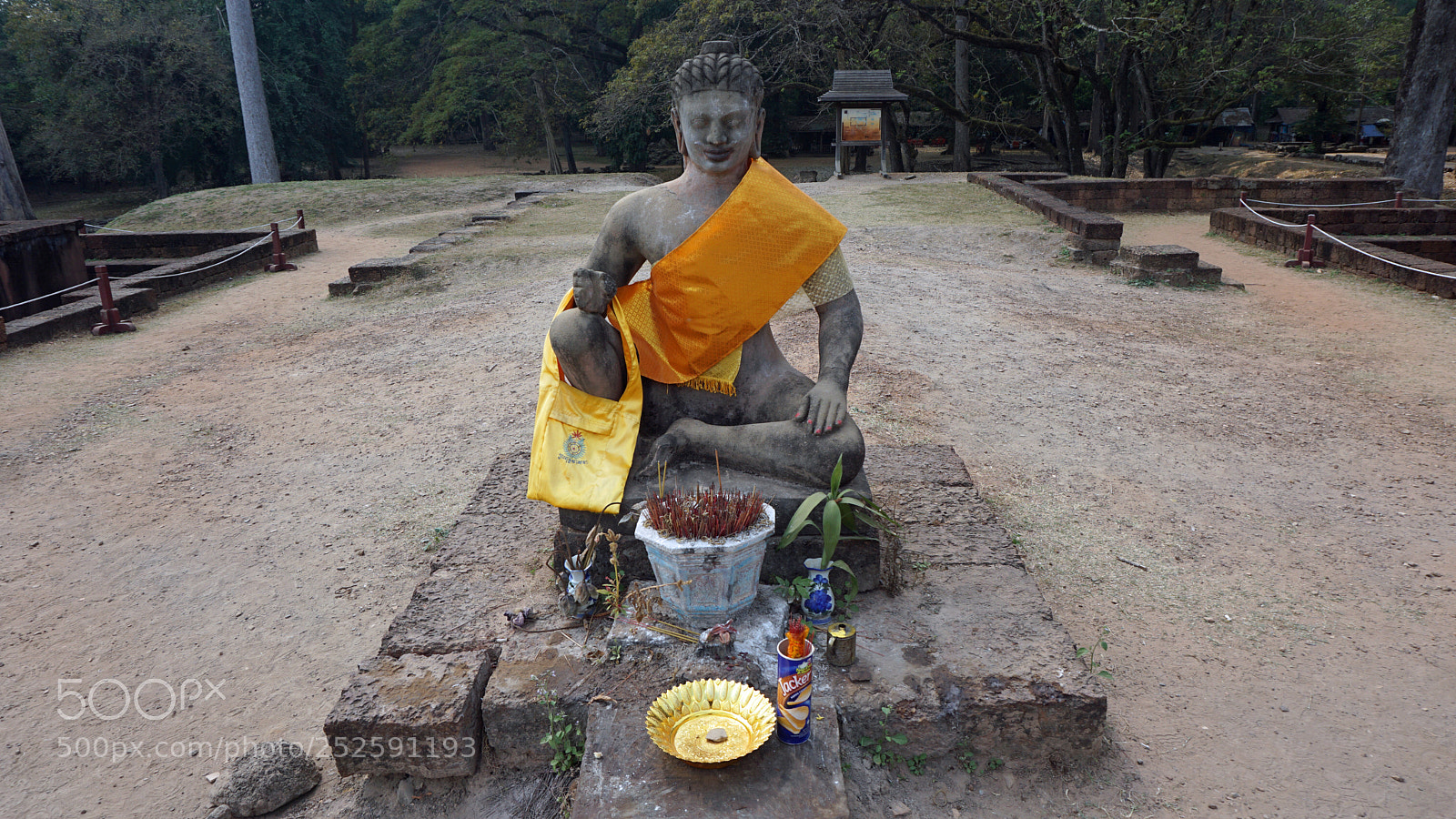 Sony a6000 sample photo. Buddha statue in angkor photography