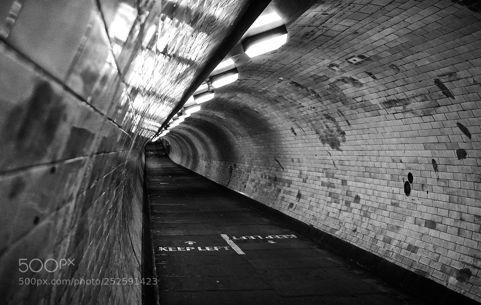 Sony Alpha a5000 (ILCE 5000) sample photo. Greenwich foot tunnel photography