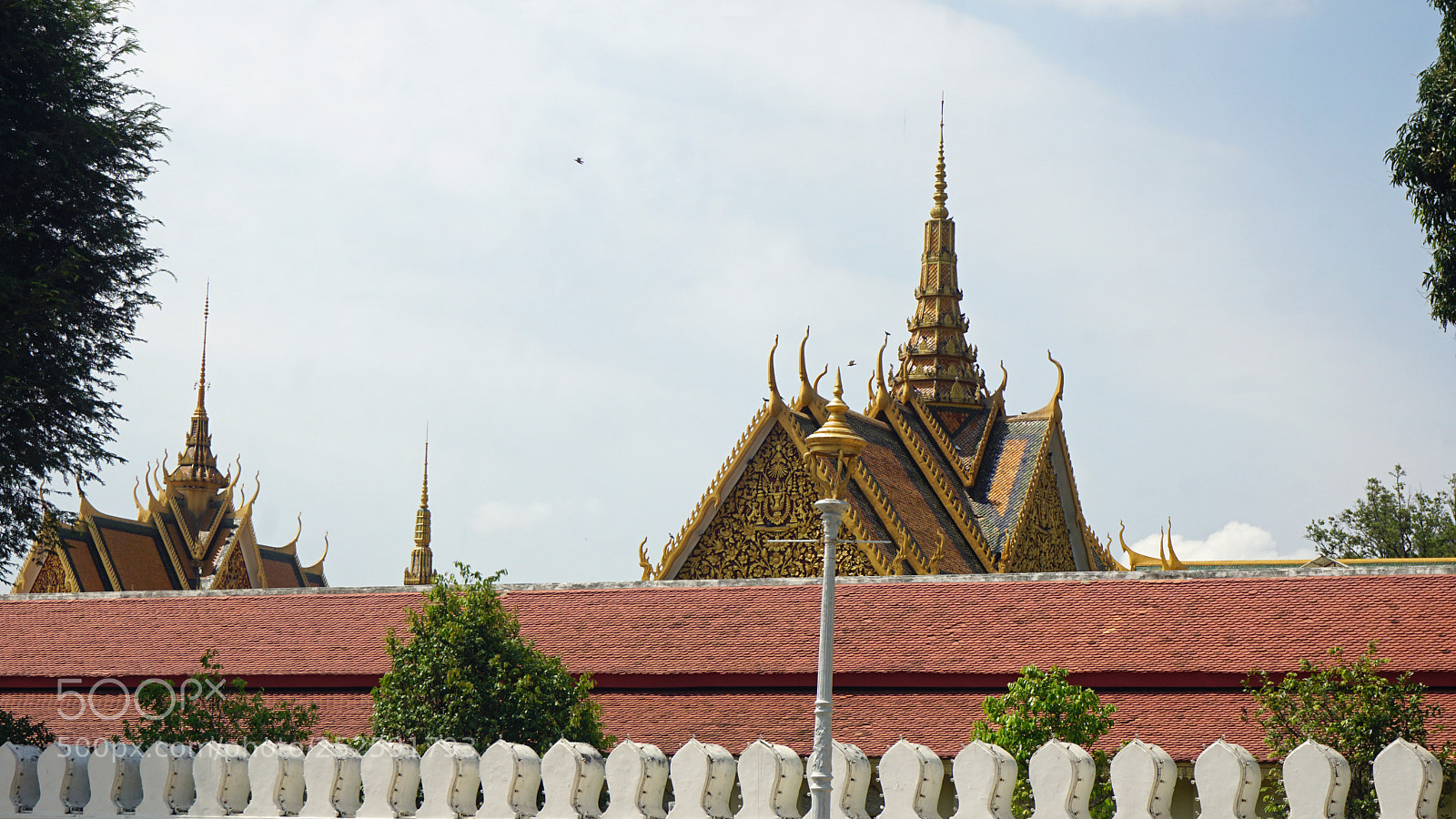 Sony a6000 sample photo. Phnom penh temple photography