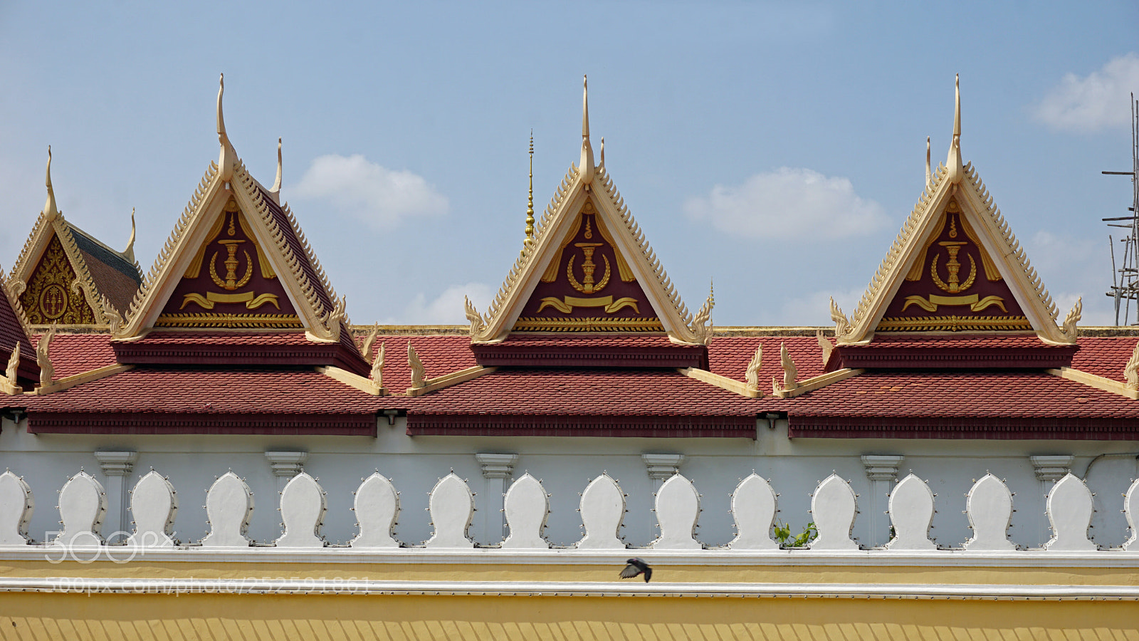 Sony a6000 sample photo. Phnom penh temple photography