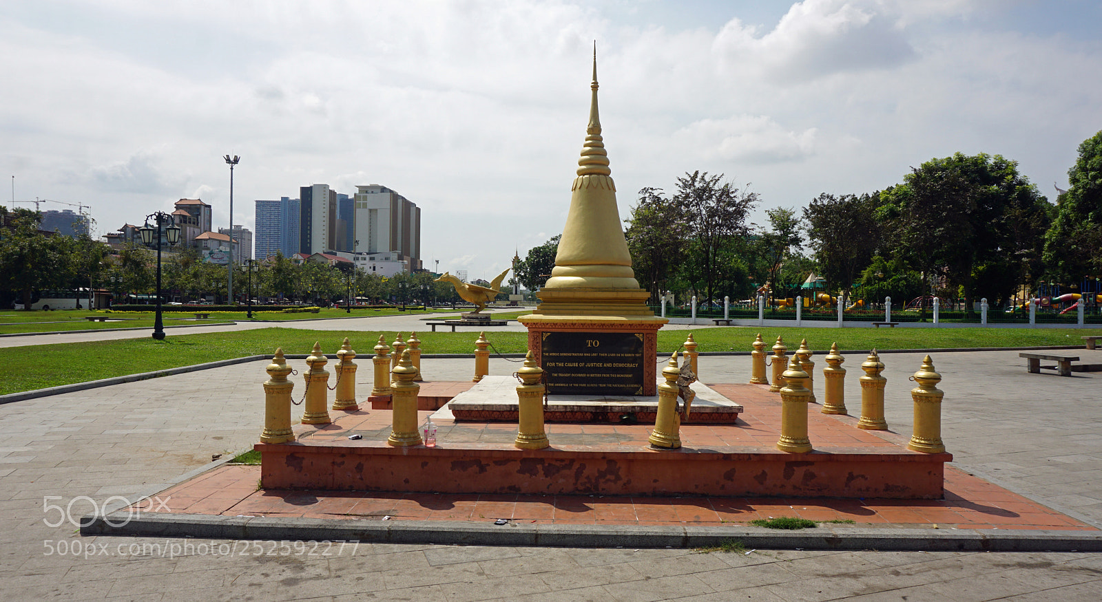 Sony a6000 sample photo. Phnom penh landmark photography