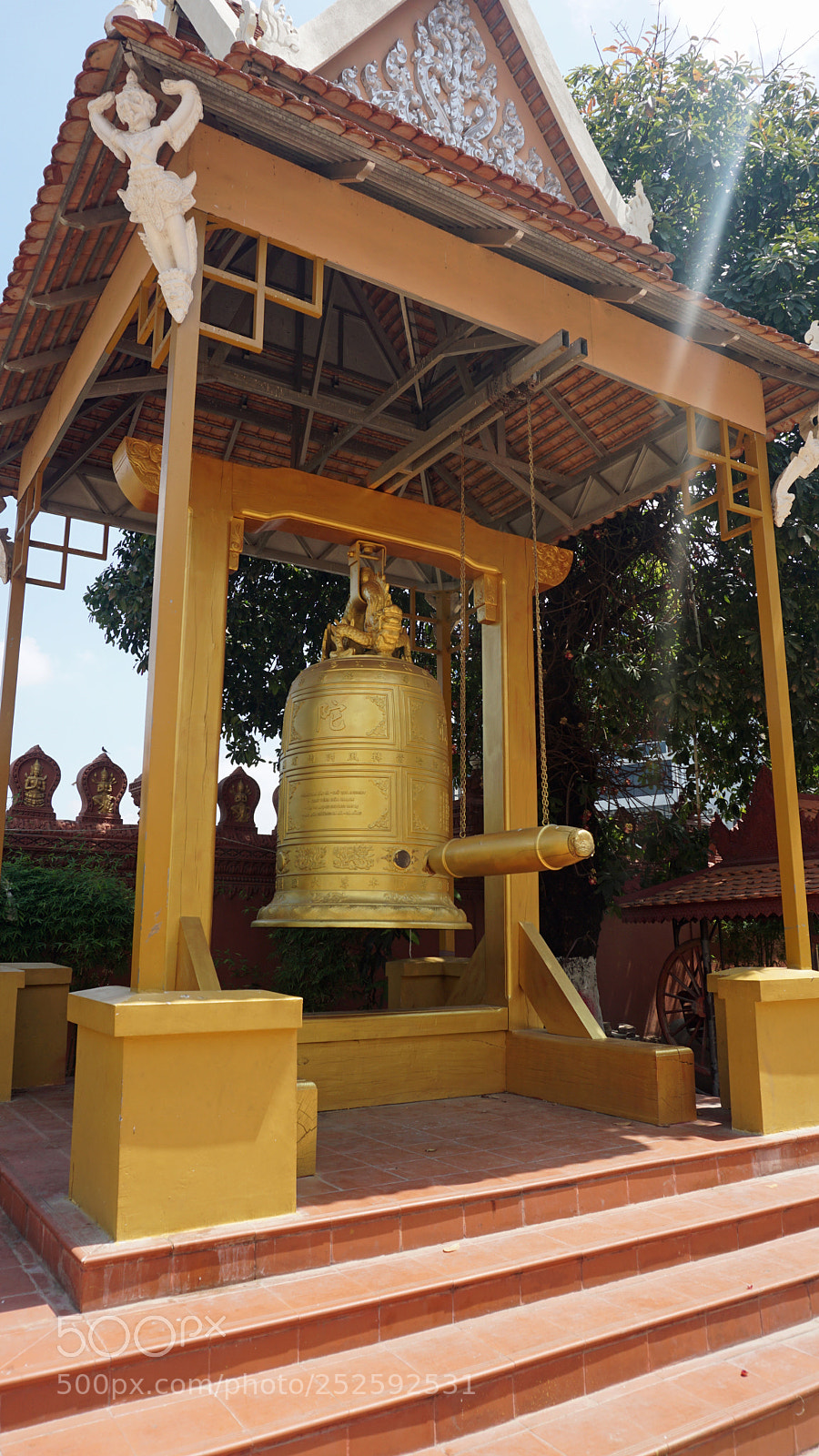 Sony a6000 sample photo. Phnom penh temple photography