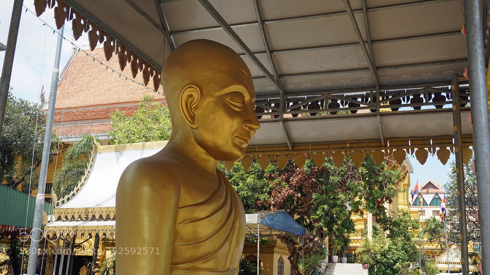 Sony a6000 sample photo. Phnom penh temple photography