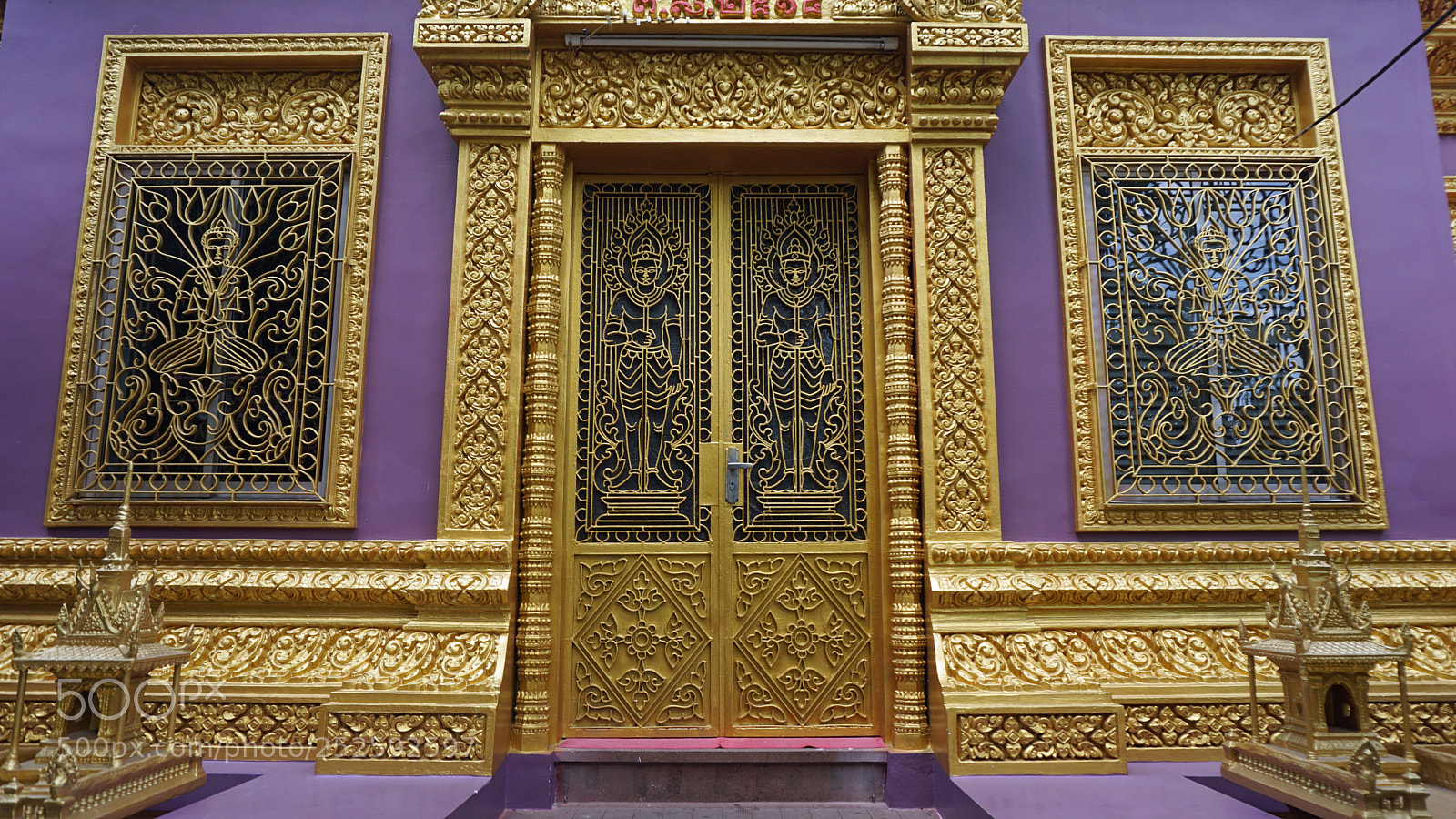 Sony a6000 sample photo. Phnom penh temple photography
