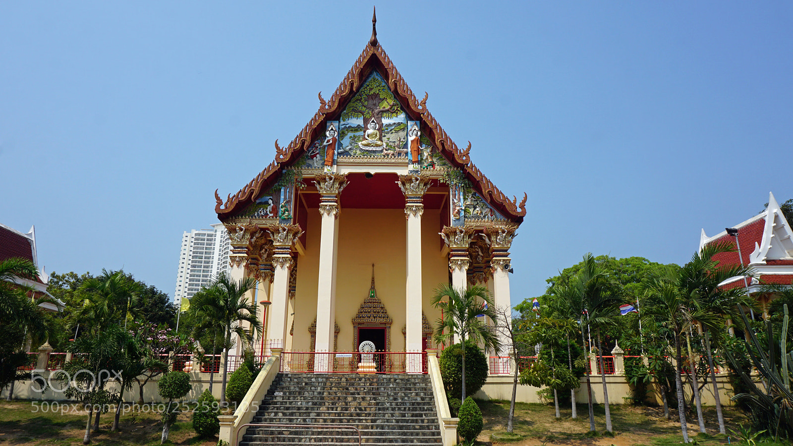 Sony a6000 sample photo. Building in pattaya photography