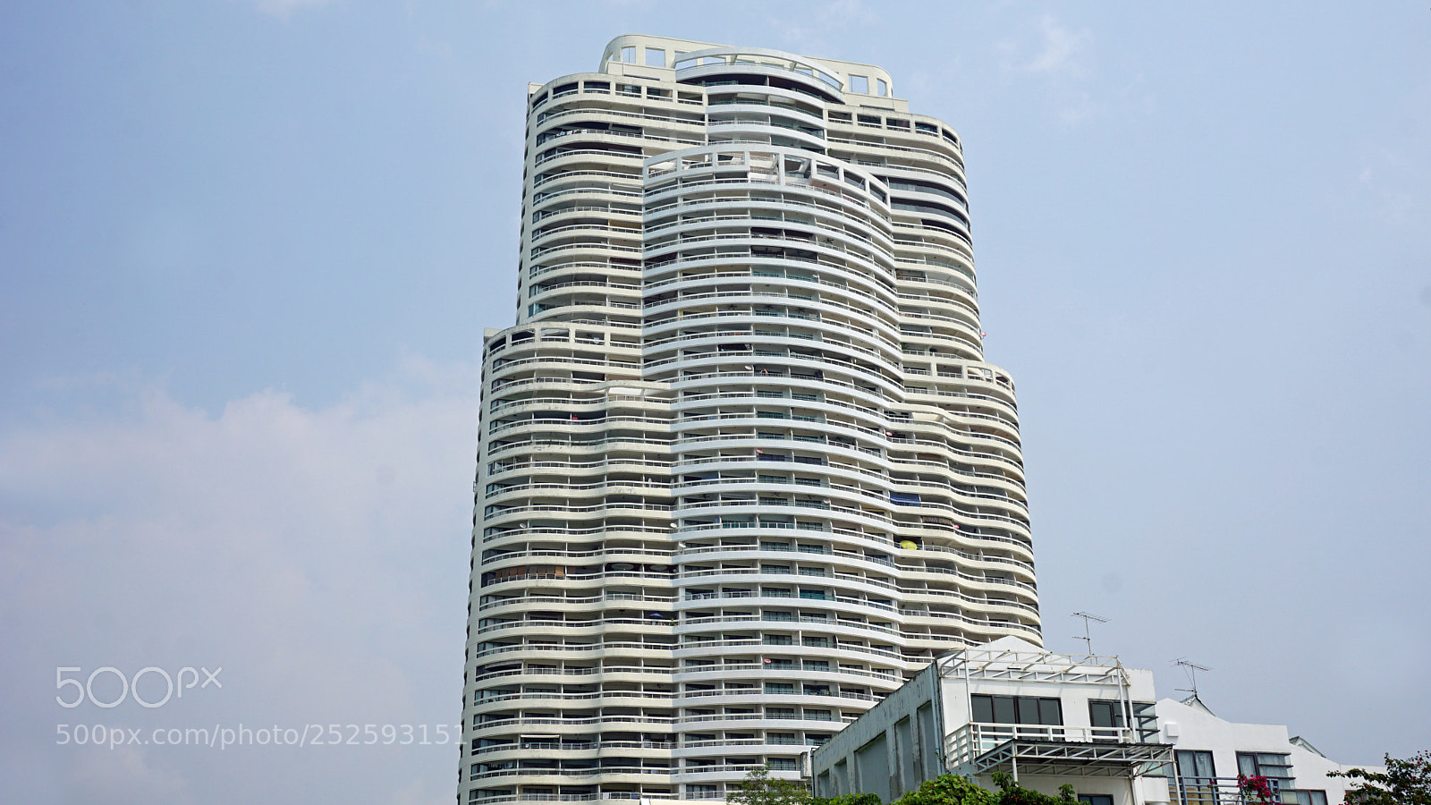 Sony a6000 sample photo. Building in pattaya photography