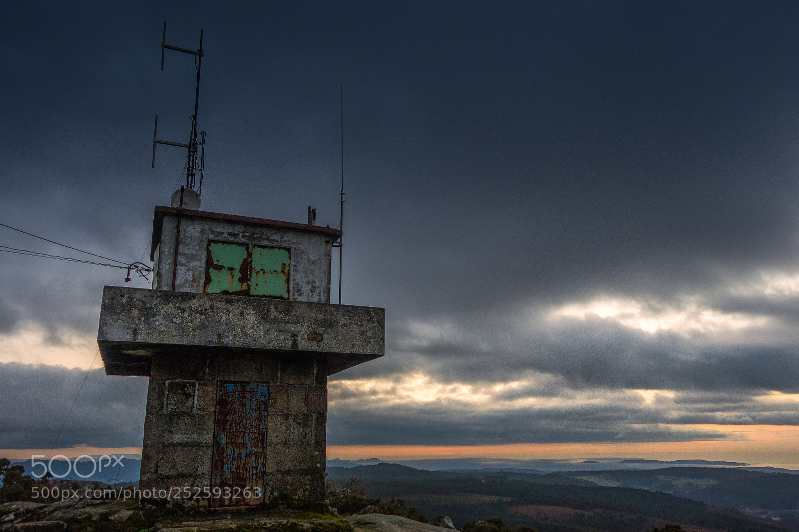 Sony Cyber-shot DSC-RX100 II sample photo. Watch tower photography