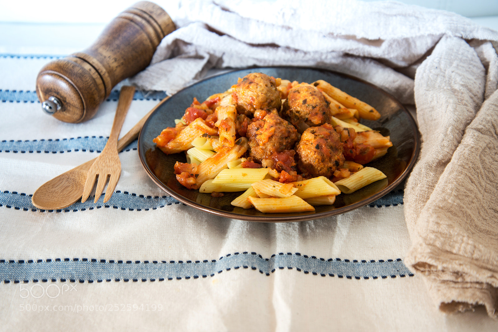 Nikon D800 sample photo. Tasty penne with meat photography
