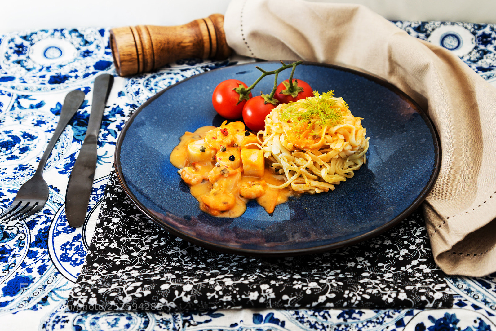 Nikon D800 sample photo. Seafood tagliatelle cream sauce photography