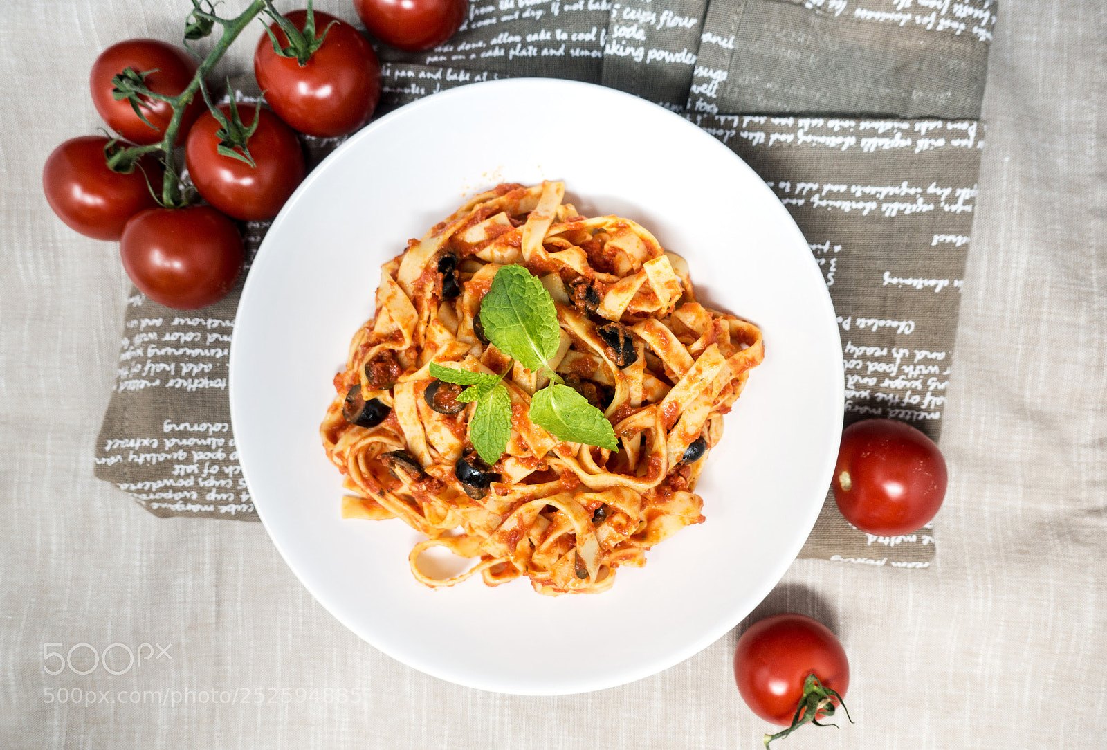 Sony Cyber-shot DSC-RX100 IV sample photo. Spaghetti with aubergine and photography