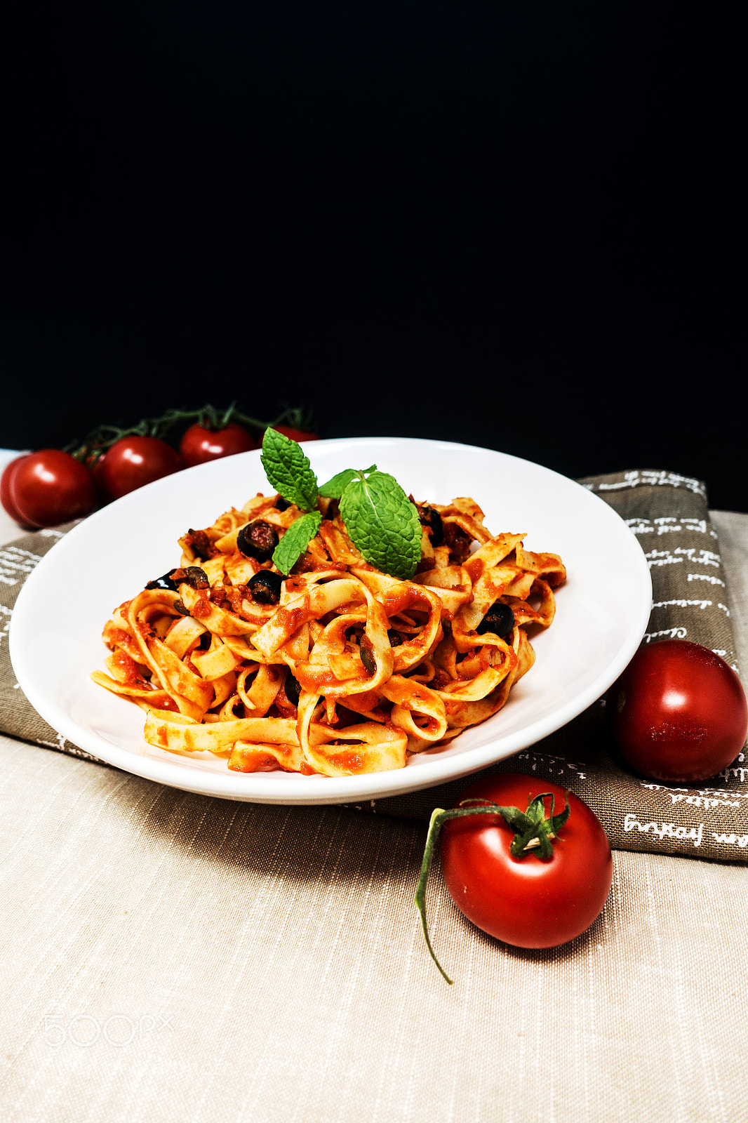 Sony Cyber-shot DSC-RX100 IV sample photo. Spaghetti with aubergine and photography