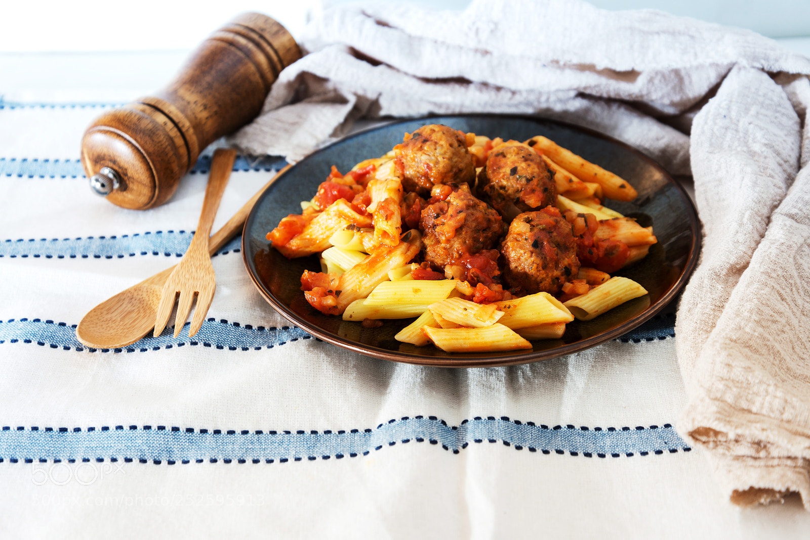Nikon D800 sample photo. Tasty penne with meat photography