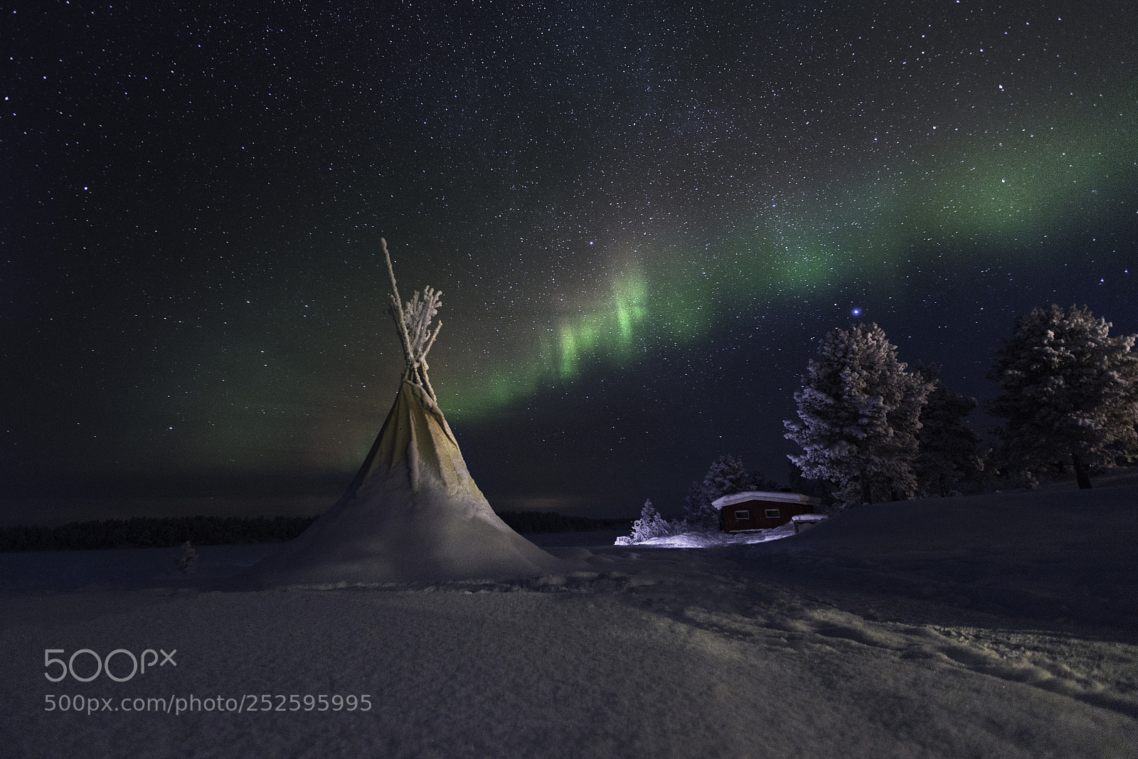 Canon EOS 6D Mark II sample photo. Iconic lapland photography