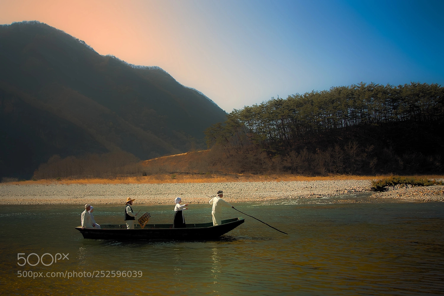 Canon EOS-1D X Mark II sample photo. Lake and ship .. photography
