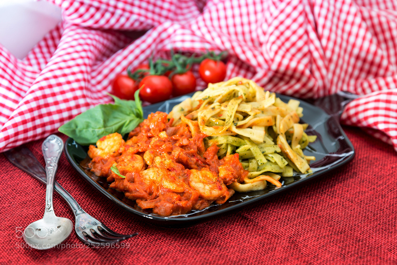 Nikon D800 sample photo. Spaghetti with pesto sauce photography