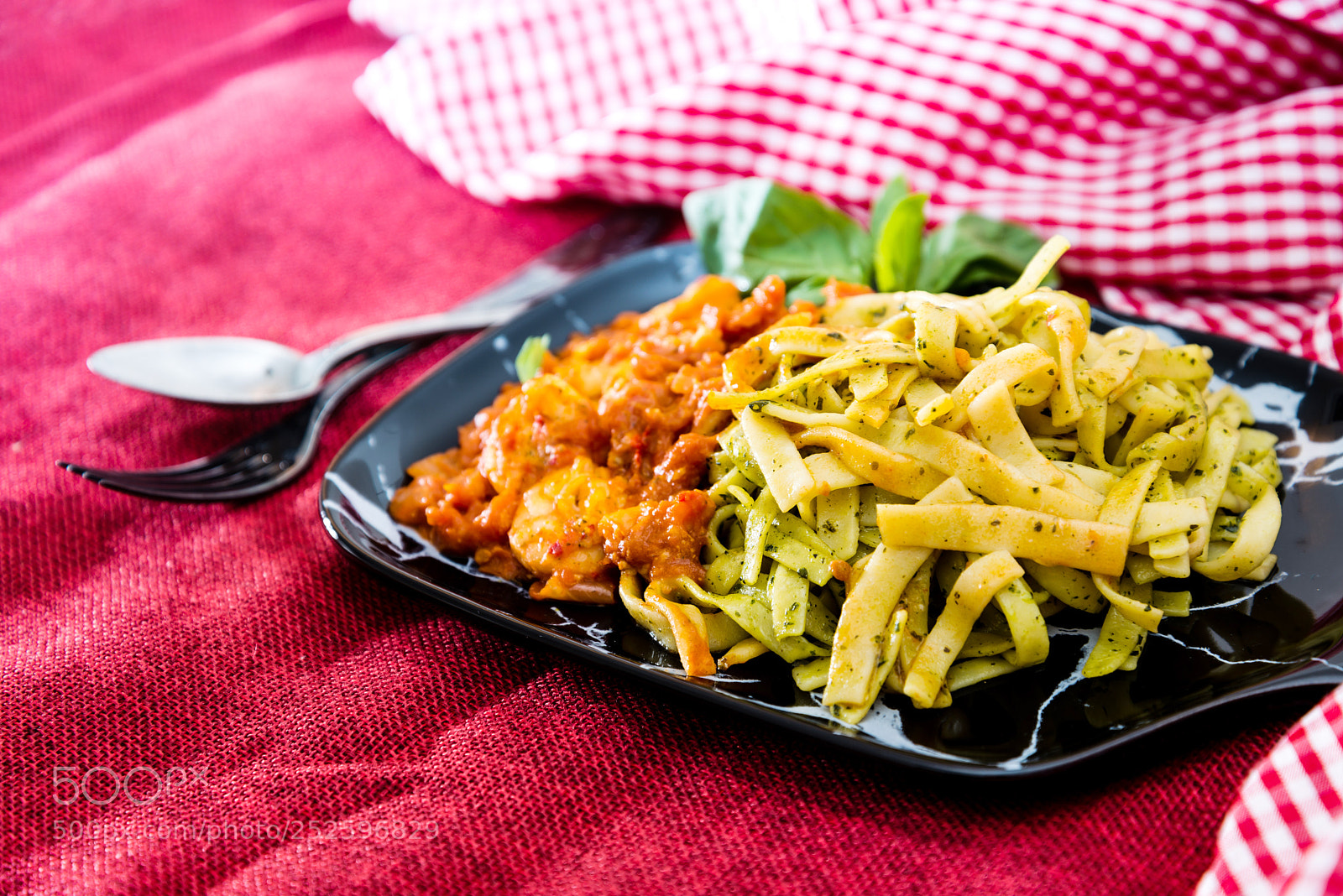 Nikon D800 sample photo. Spaghetti with pesto sauce photography