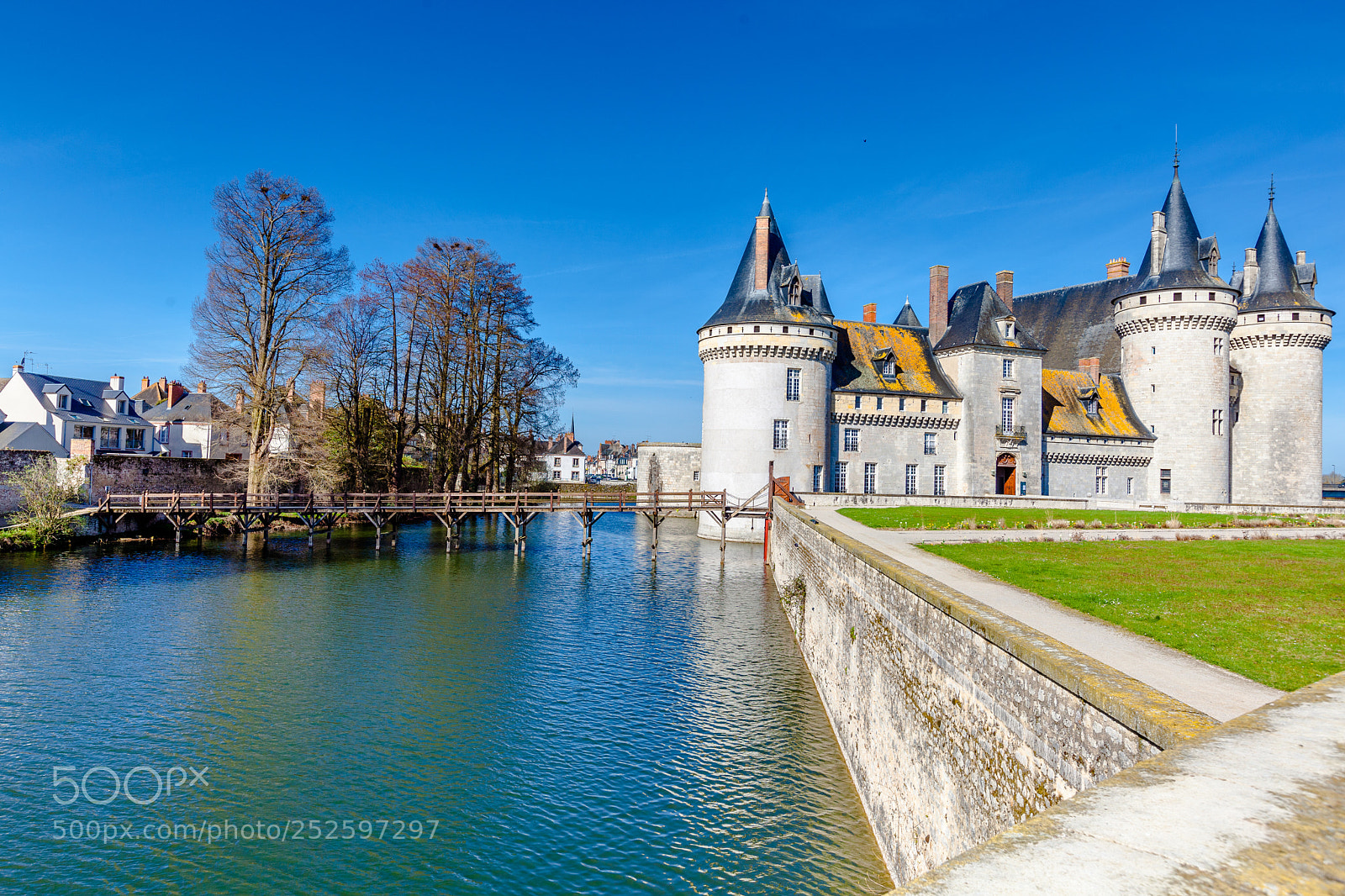 Canon EOS 5D Mark II sample photo. Chateau de sully photography