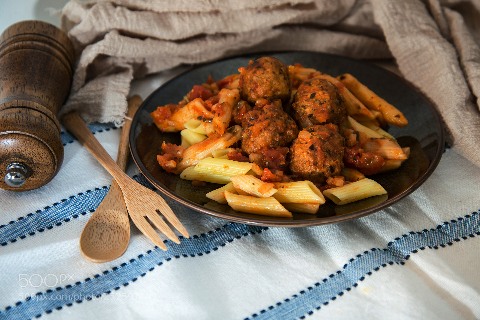 Nikon D800 sample photo. Tasty penne with meat photography