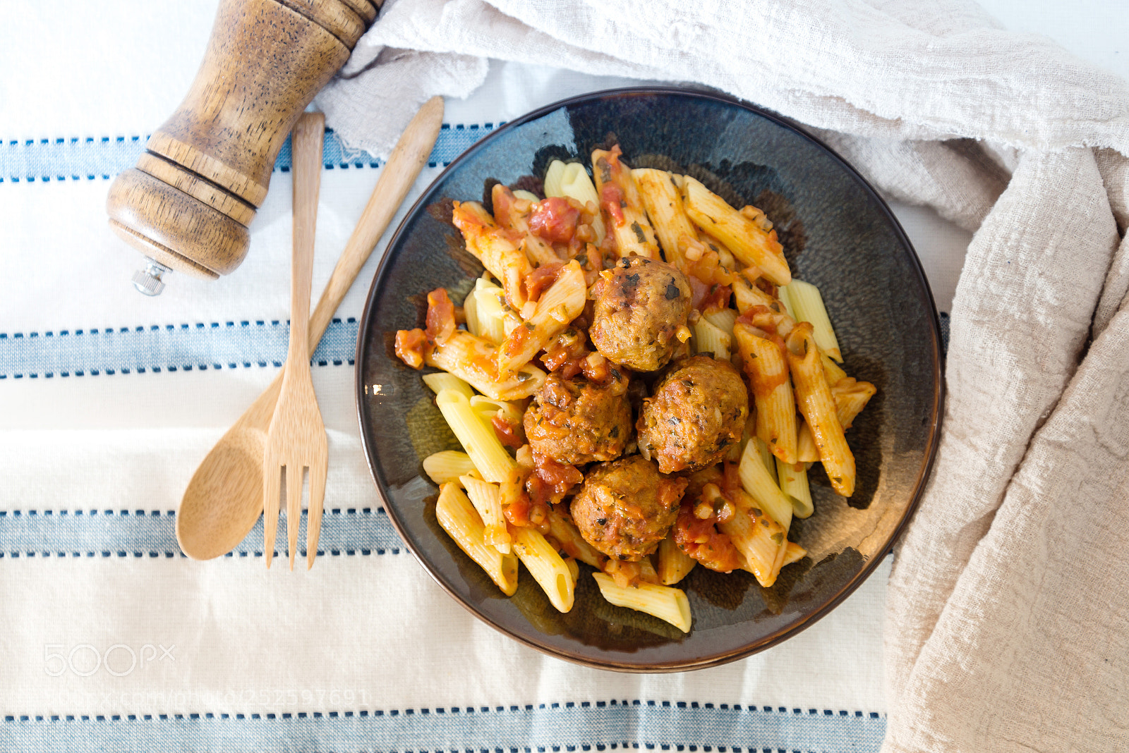 Nikon D800 sample photo. Tasty penne with meat photography