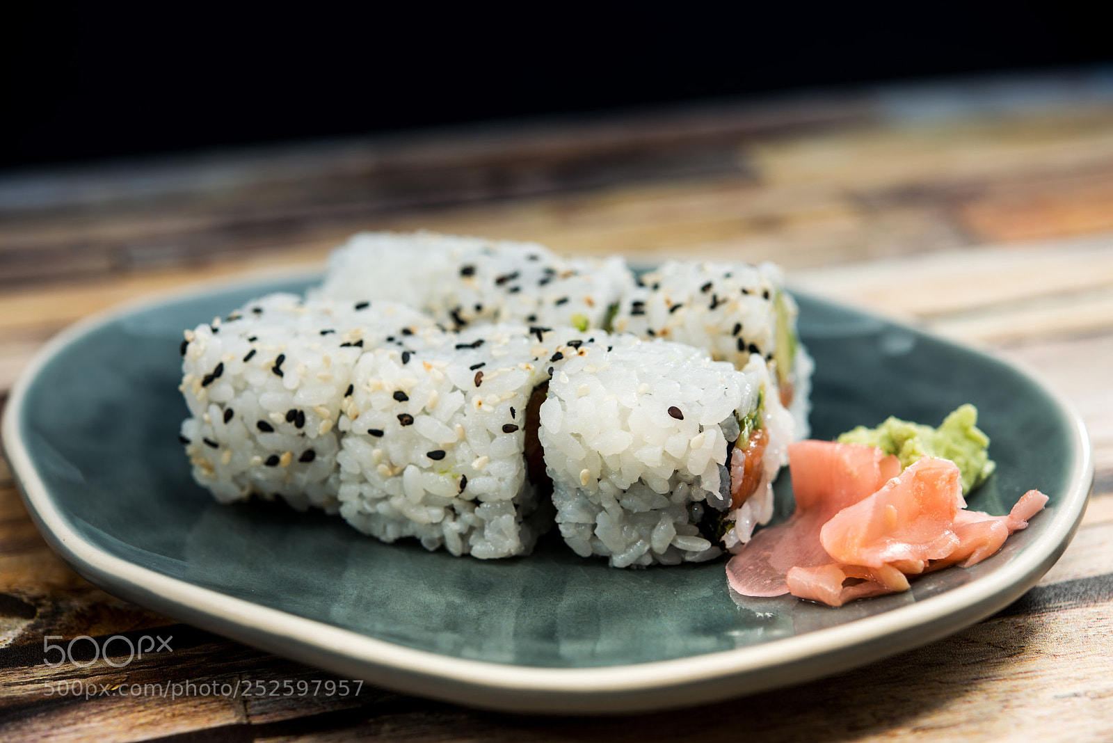 Nikon D800 sample photo. Japanese food sushi roll photography