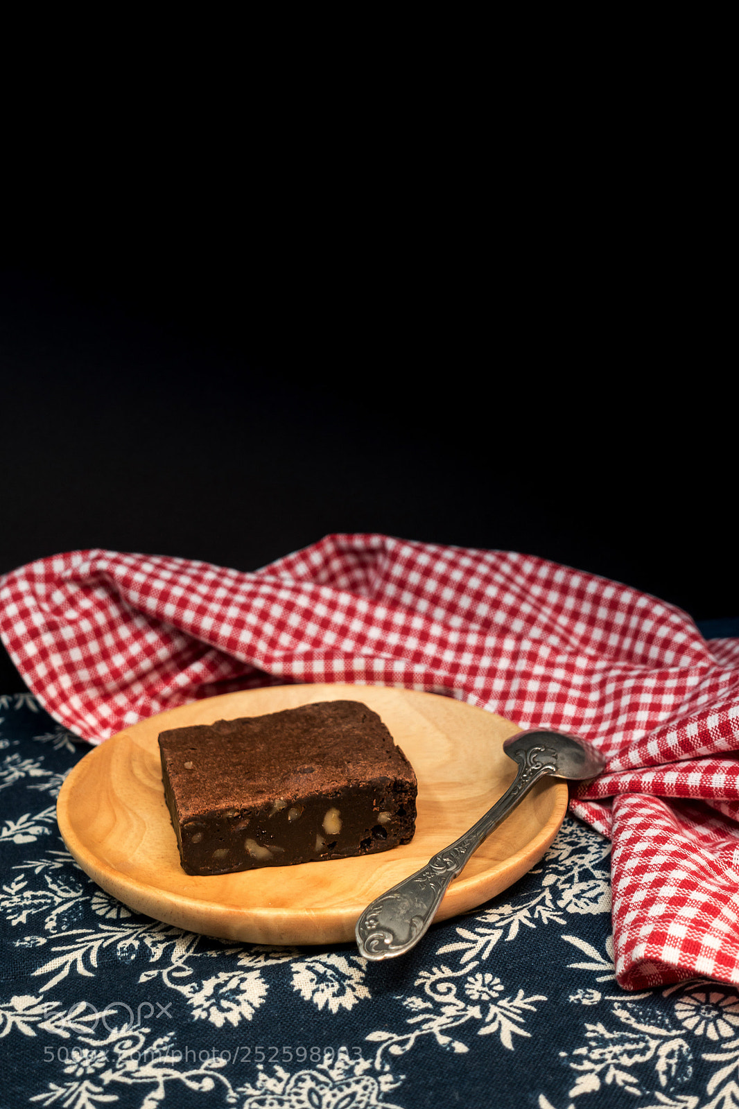 Sony Cyber-shot DSC-RX100 IV sample photo. Chocolate brownie cake on photography
