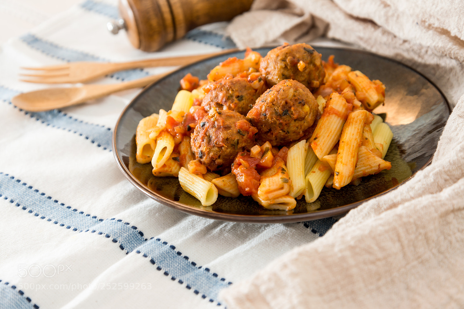 Nikon D800 sample photo. Tasty penne with meat photography