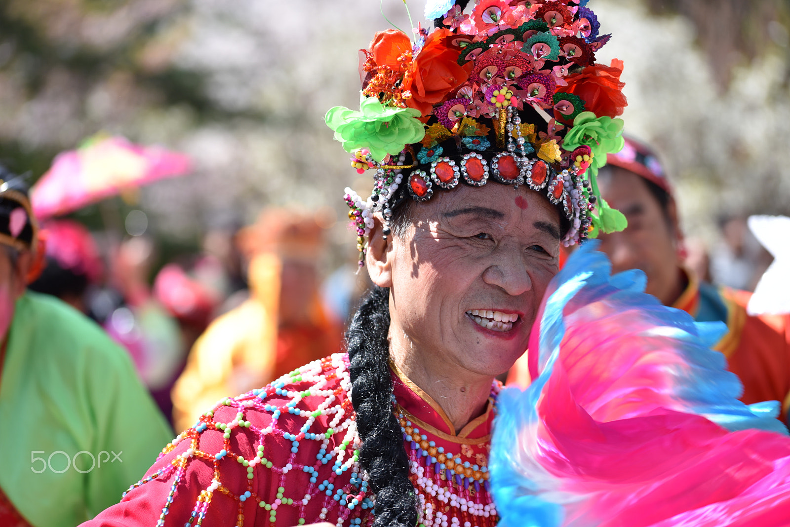 Sigma 105mm F2.8 EX DG OS HSM sample photo. Twisting and singing photography