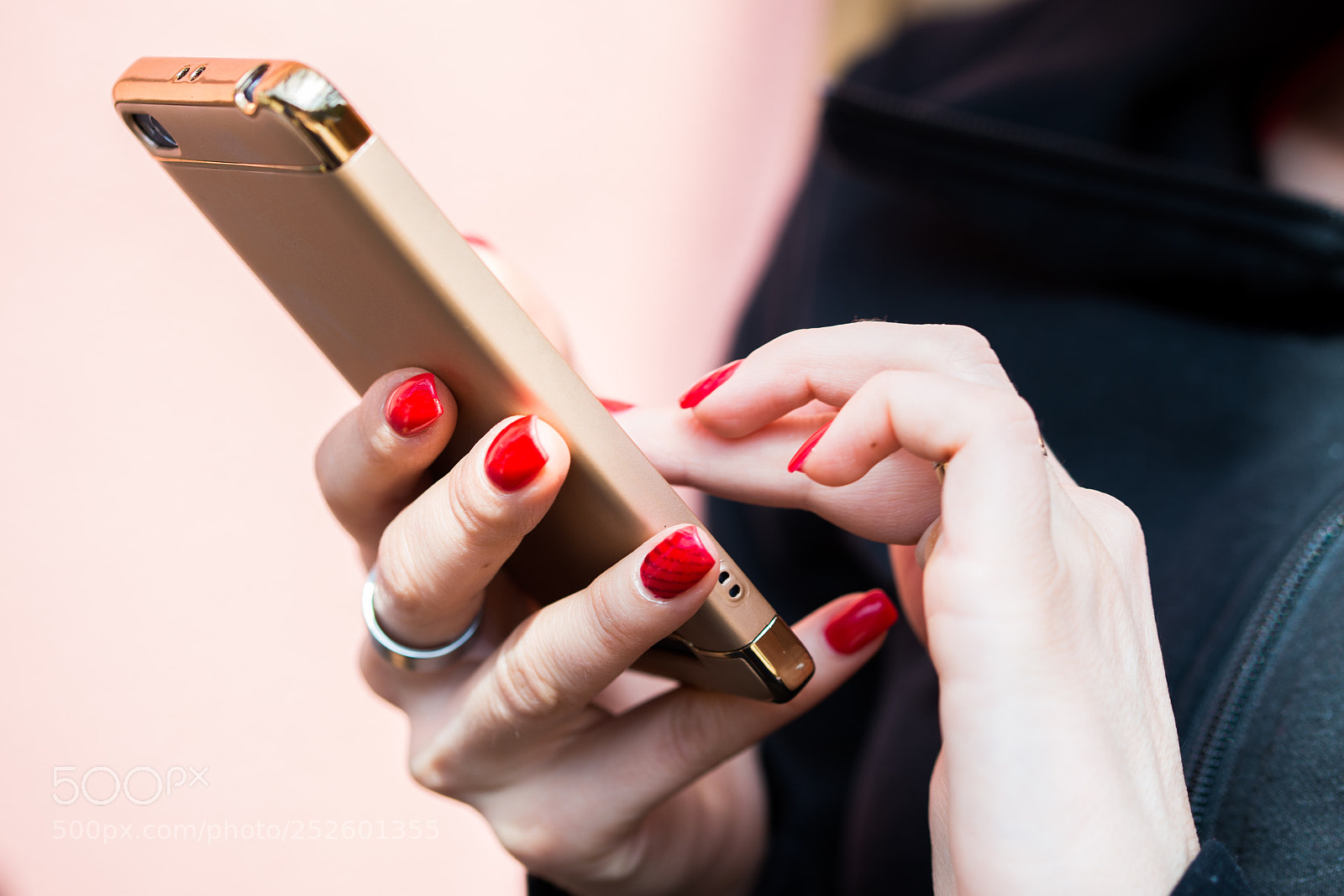 Nikon D600 sample photo. Female hands texting on photography