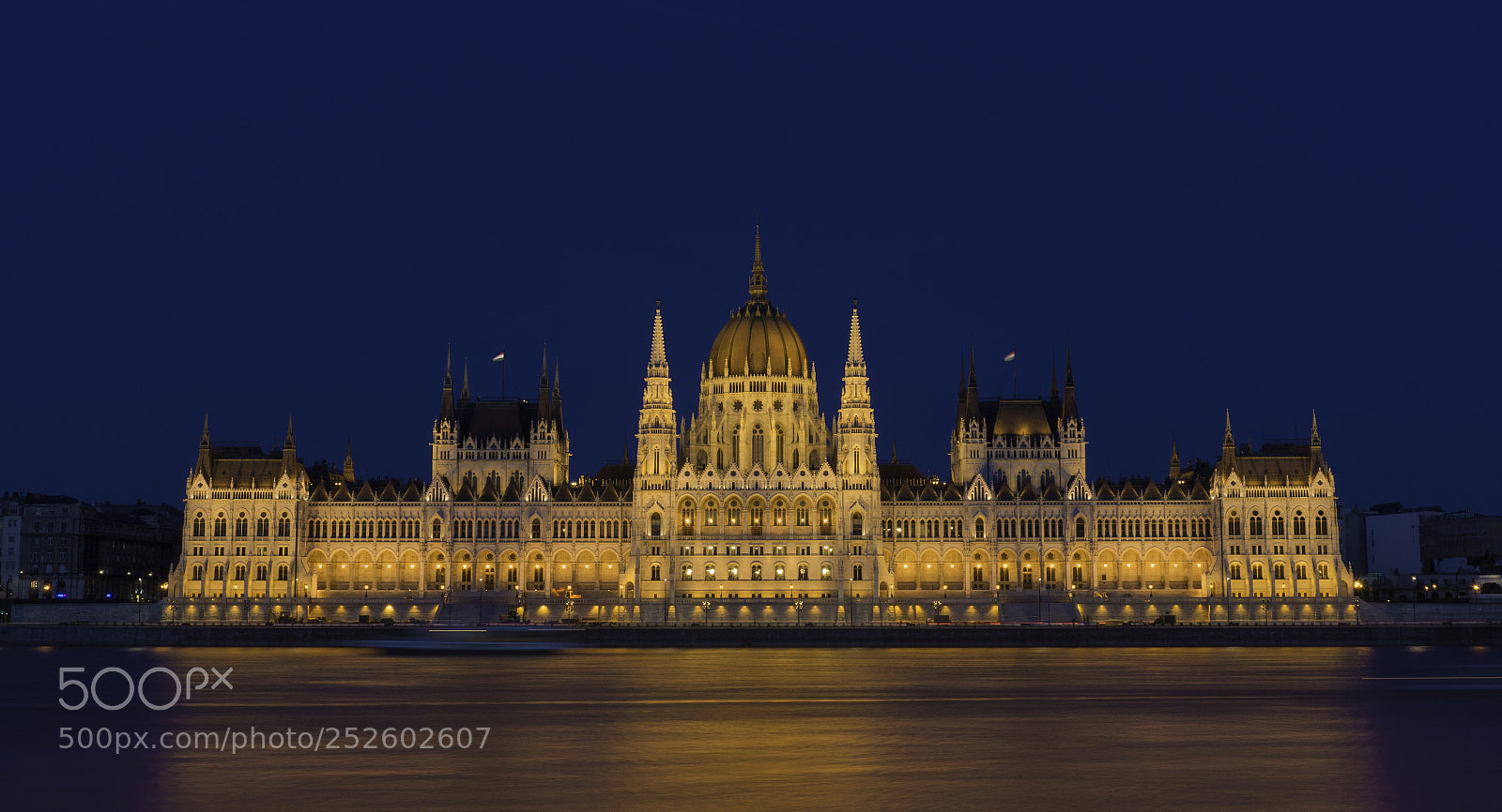 Sony a6000 sample photo. Parliment of hungary, budapest photography