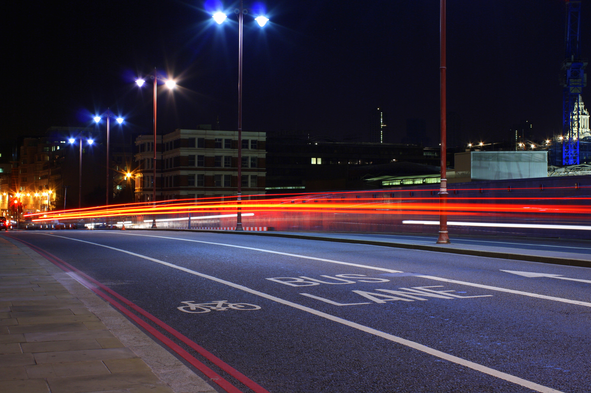 Canon EOS 1000D (EOS Digital Rebel XS / EOS Kiss F) sample photo. London bridge photography