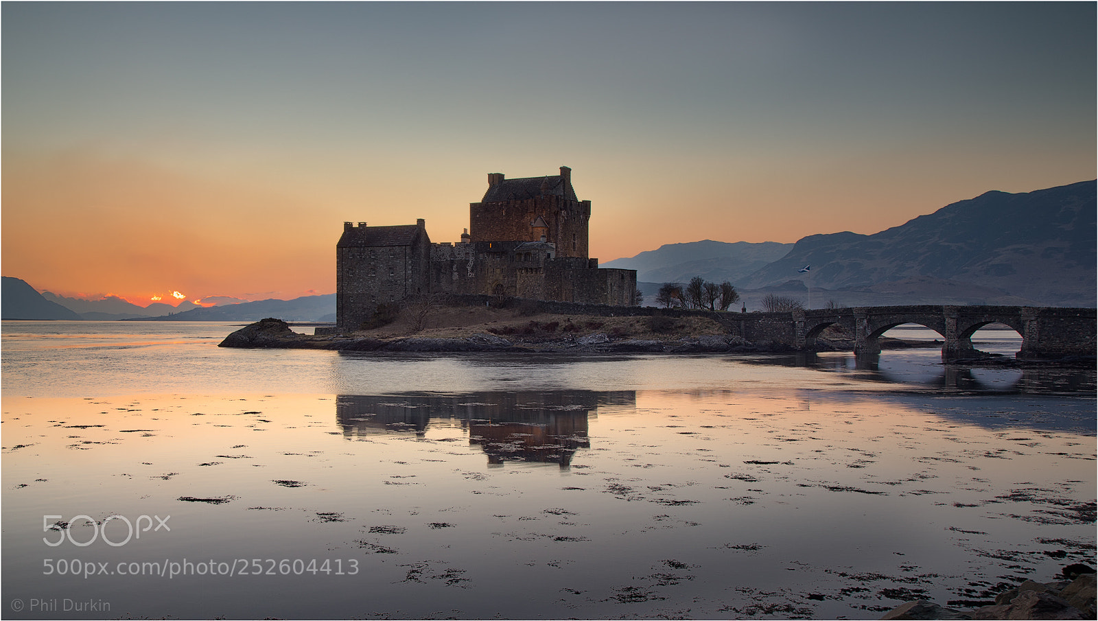 Canon EOS 5D Mark IV sample photo. Eilean donan castle sunset photography