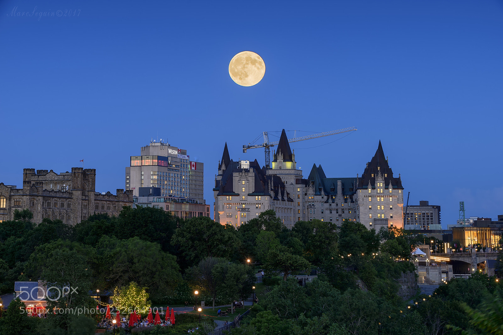 Nikon D800 sample photo. Moon rising.... photography