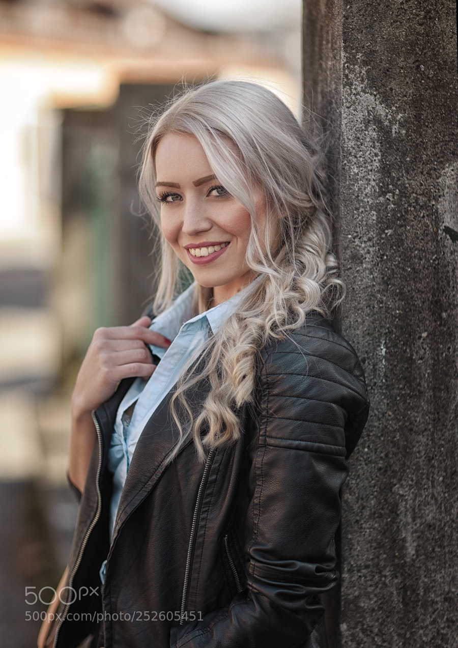 Canon EOS 5D Mark II sample photo. Niki photography