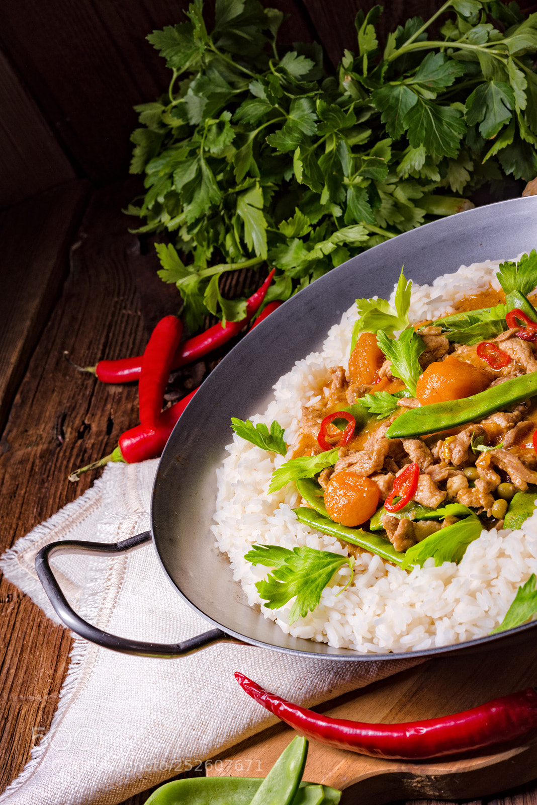 Nikon D810 sample photo. Wok pan with meat photography