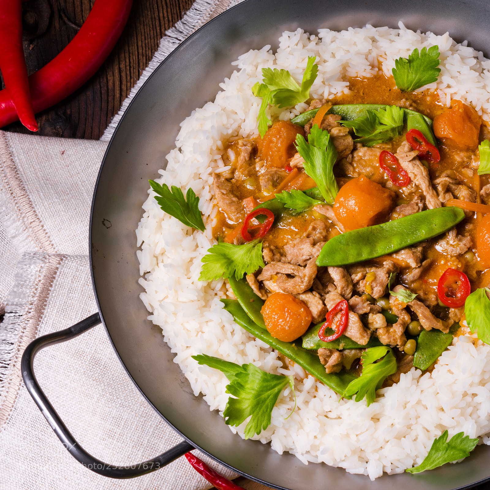 Nikon D810 sample photo. Wok pan with meat photography