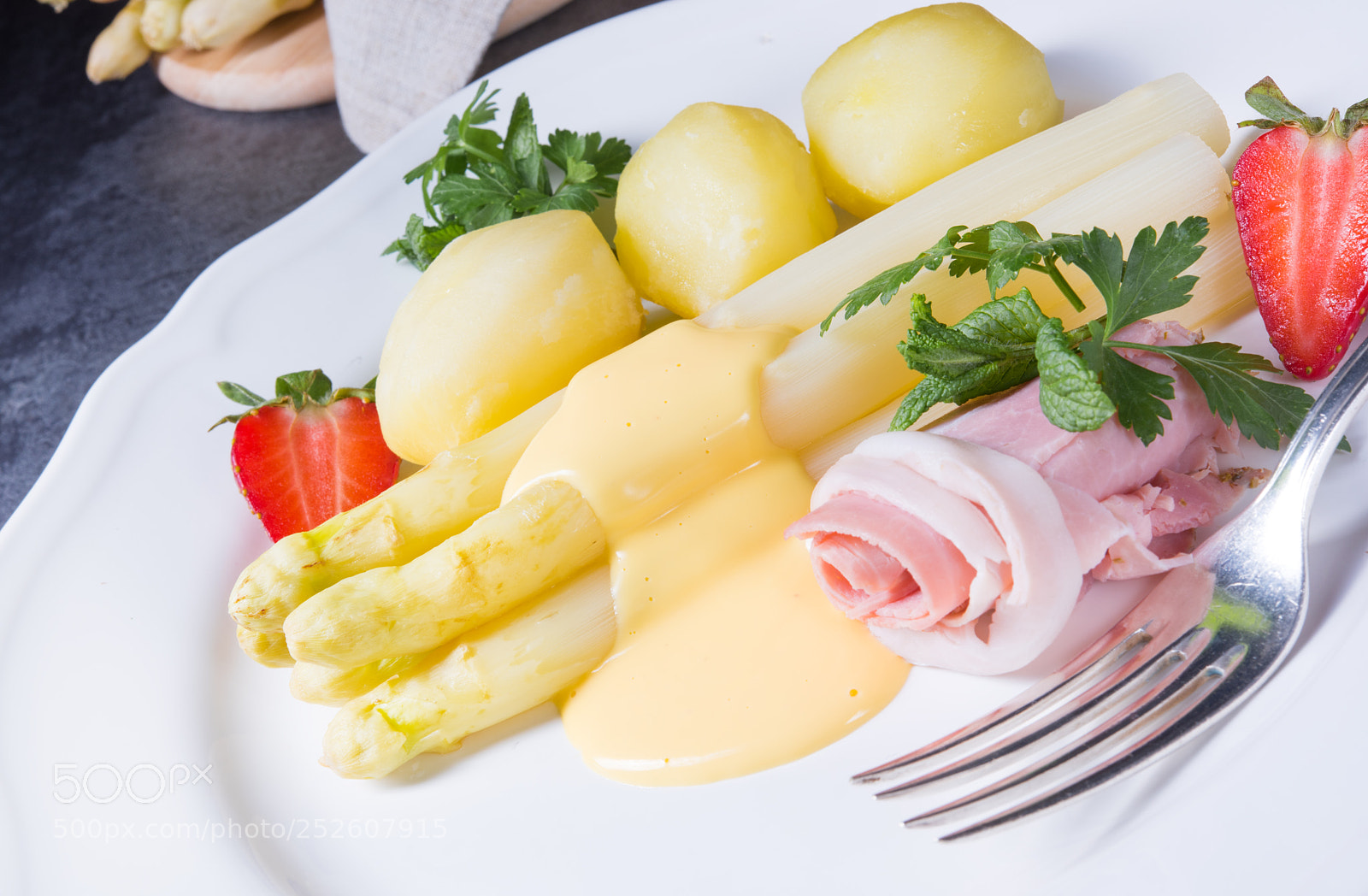 Nikon D810 sample photo. Asparagus with boiled ham photography