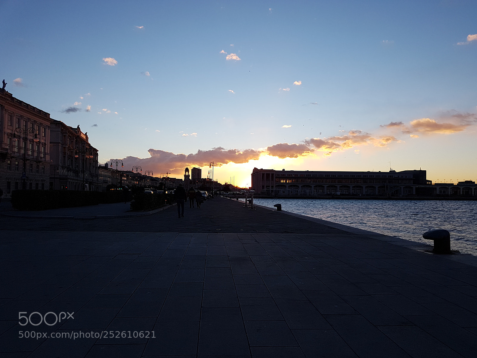 Samsung Galaxy S7 Edge sample photo. Sunset in the city photography