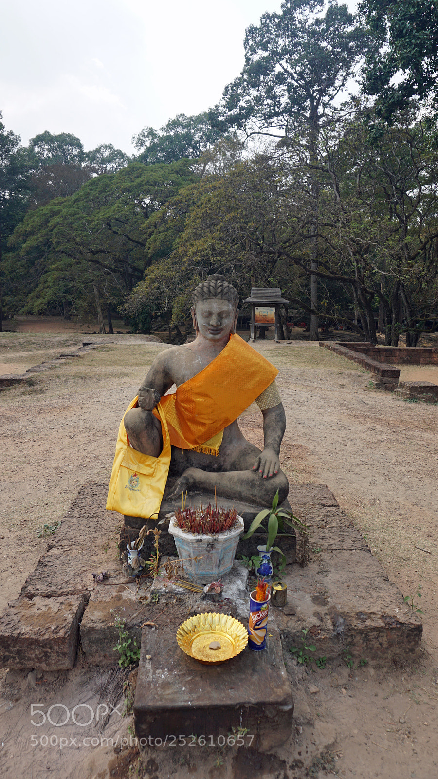 Sony a6000 sample photo. Buddha statue in angkor photography