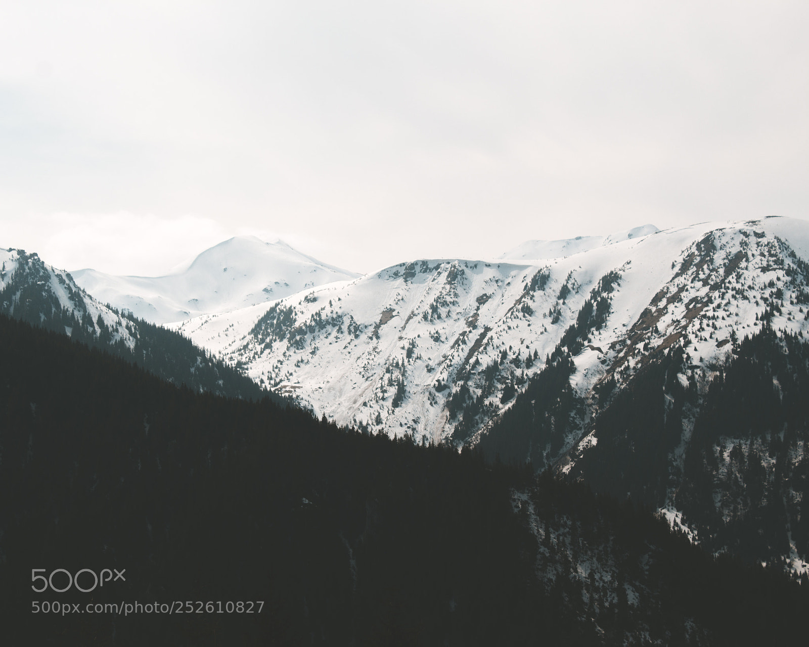 Canon EOS 1200D (EOS Rebel T5 / EOS Kiss X70 / EOS Hi) sample photo. Snowy peaks photography