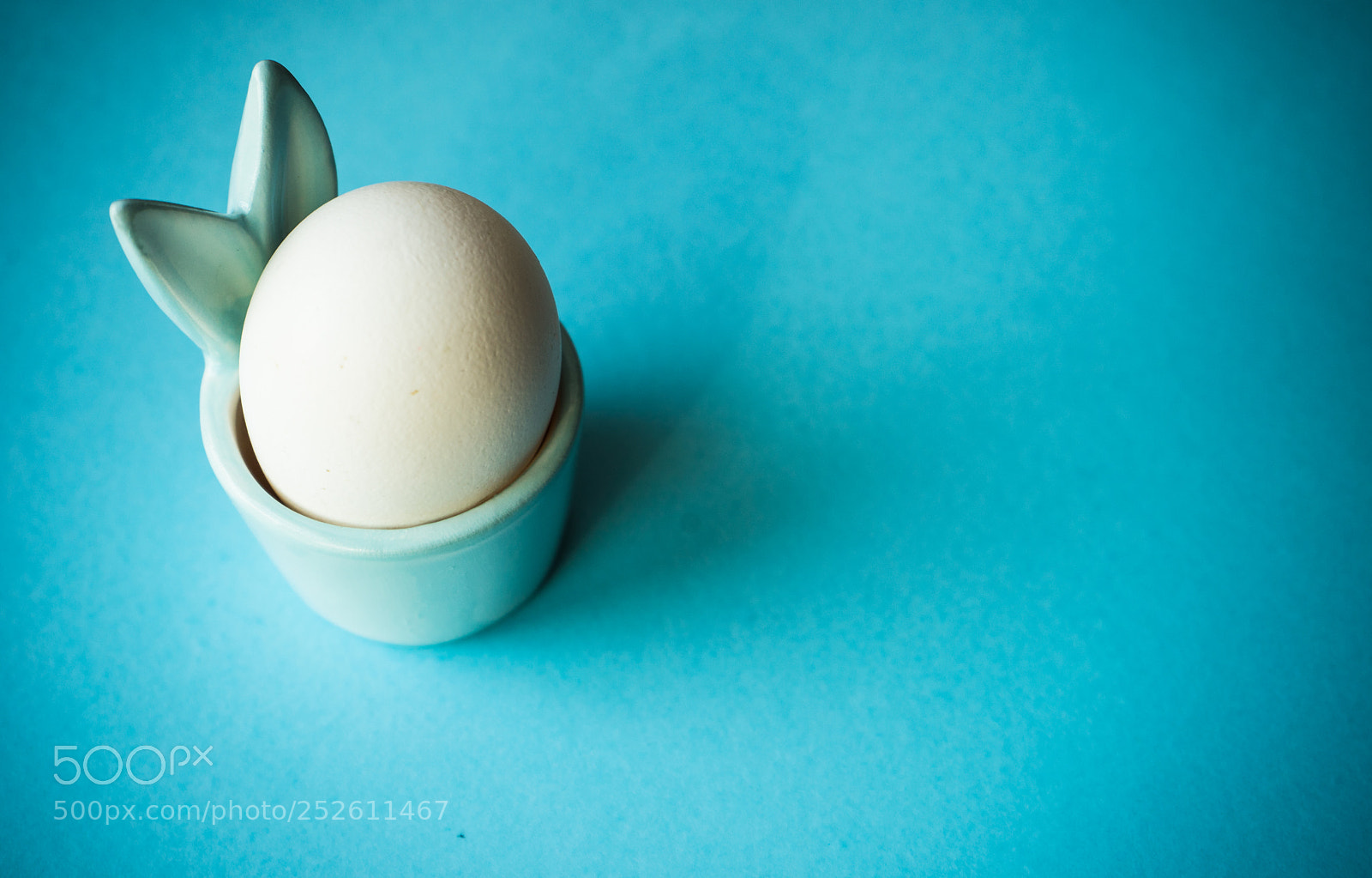 Sony a7 sample photo. Boiled egg on blue photography