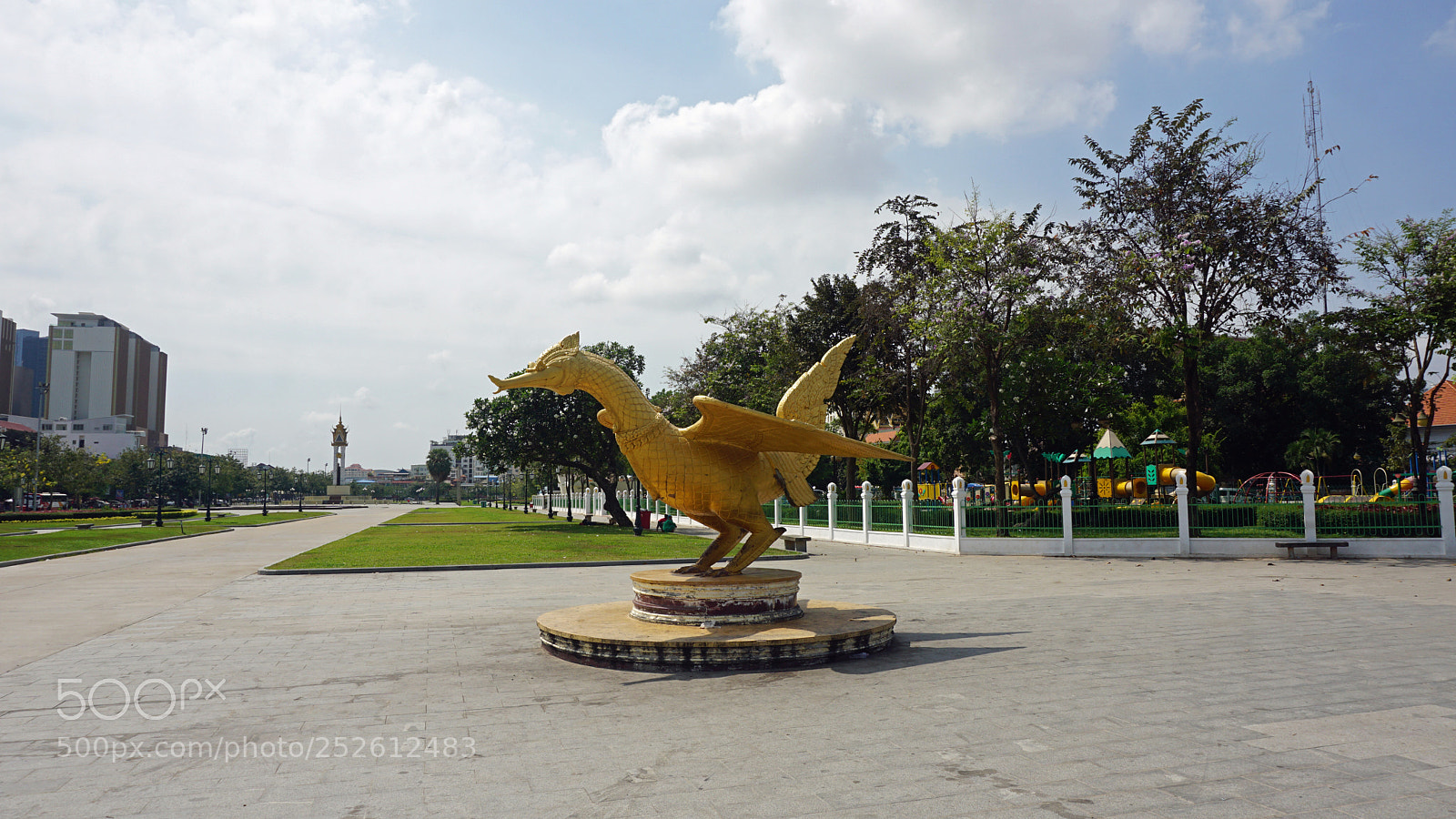 Sony a6000 sample photo. Phnom penh landmark photography